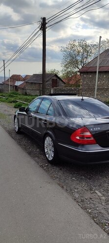 Mercedes E 320 2004, 273,000 km - 3.2 l - Şəki