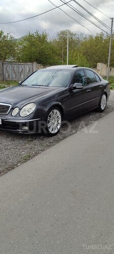 Mercedes E 320 2004, 273,000 km - 3.2 l - Şəki