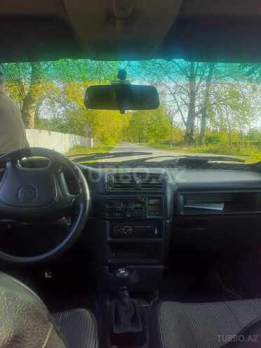 Opel Vectra 1994, 356,000 km - 1.8 l - Qax