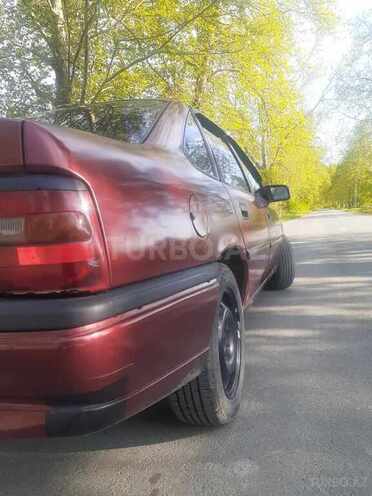 Opel Vectra 1994, 356,000 km - 1.8 l - Qax