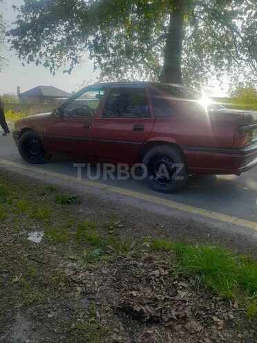 Opel Vectra 1994, 356,000 km - 1.8 l - Qax