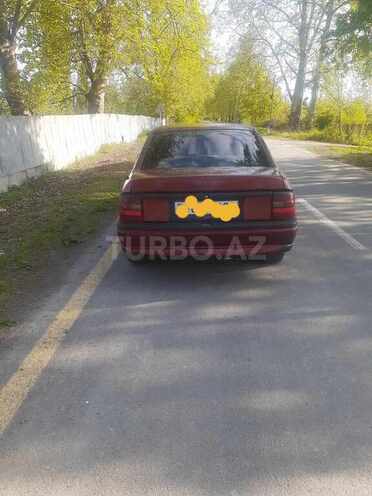Opel Vectra 1994, 356,000 km - 1.8 l - Qax