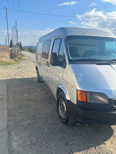Ford Transit-2