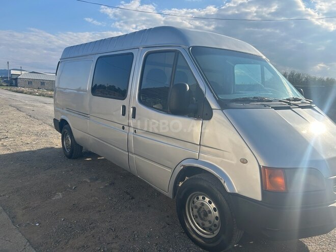 Ford Transit-4