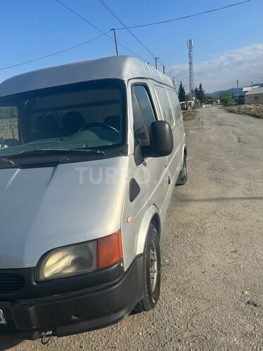 Ford Transit-3