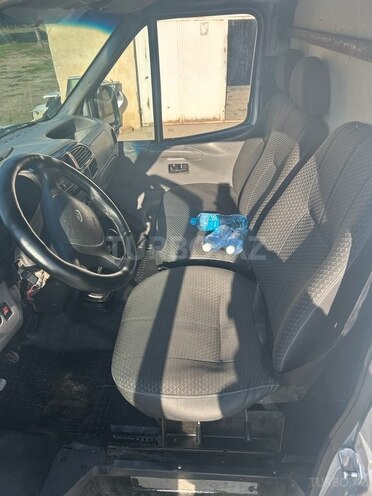 Ford Transit-5