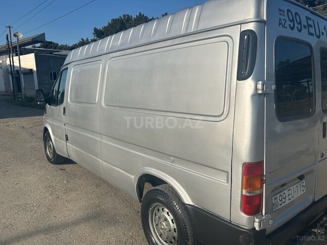 Ford Transit-9