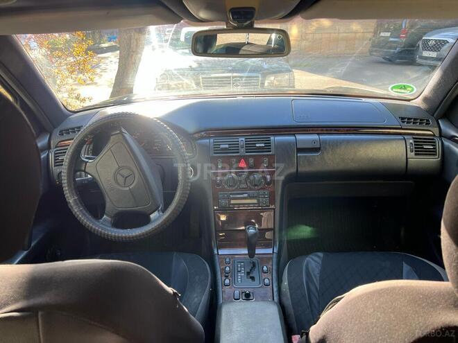 Mercedes E 230 1997, 363,358 km - 2.3 l - Bakı
