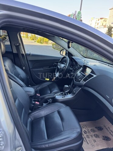 Chevrolet Cruze-15