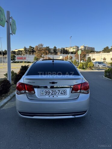 Chevrolet Cruze-11