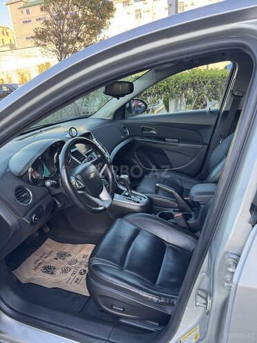 Chevrolet Cruze-14