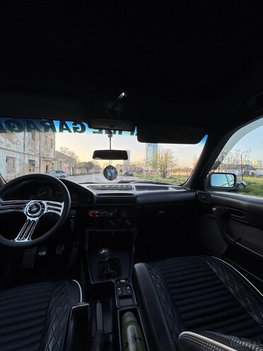 BMW 520 1990, 385,000 km - 2.0 l - Bakı