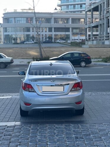 Hyundai Accent 2012, 300,000 km - 1.6 l - Bakı