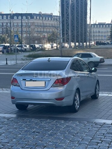 Hyundai Accent 2012, 300,000 km - 1.6 l - Bakı