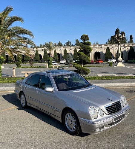 Mercedes E 220 d-2