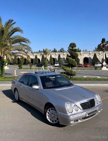 Mercedes E 220 d-5