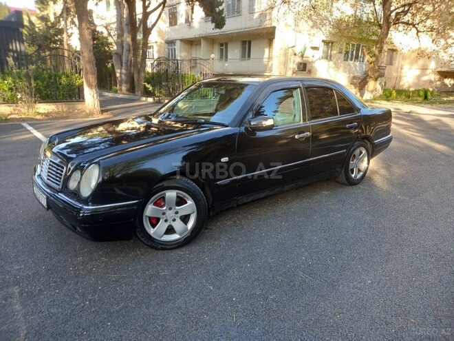 Mercedes E 240 1999, 300,000 km - 2.4 l - Sumqayıt
