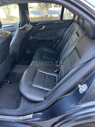 Mercedes E 220 d-6