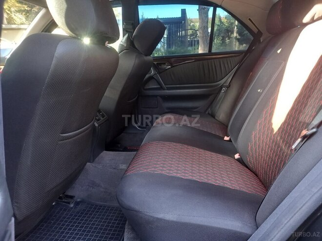 Mercedes E 240 1999, 300,000 km - 2.4 l - Sumqayıt