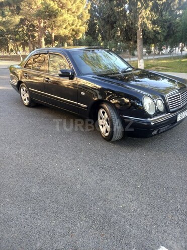 Mercedes E 240 1999, 300,000 km - 2.4 l - Sumqayıt