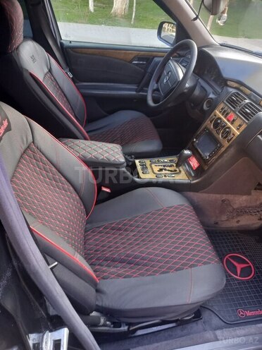 Mercedes E 240 1999, 300,000 km - 2.4 l - Sumqayıt