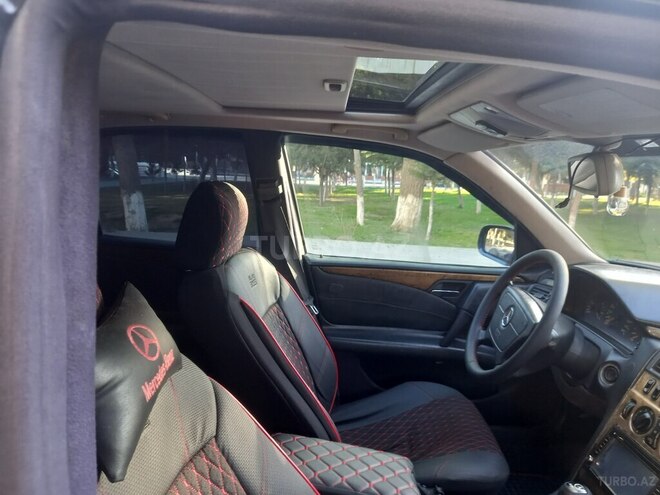 Mercedes E 240 1999, 300,000 km - 2.4 l - Sumqayıt