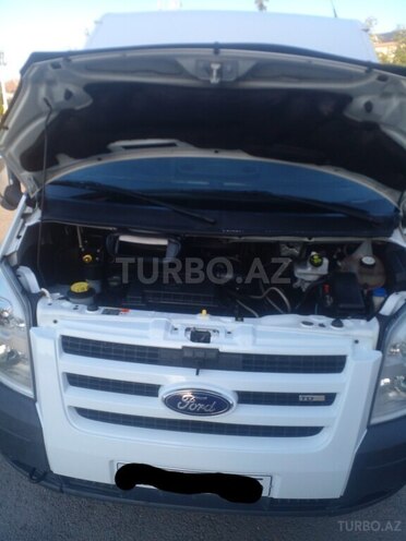 Ford Transit-2