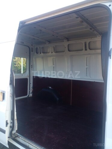 Ford Transit-11