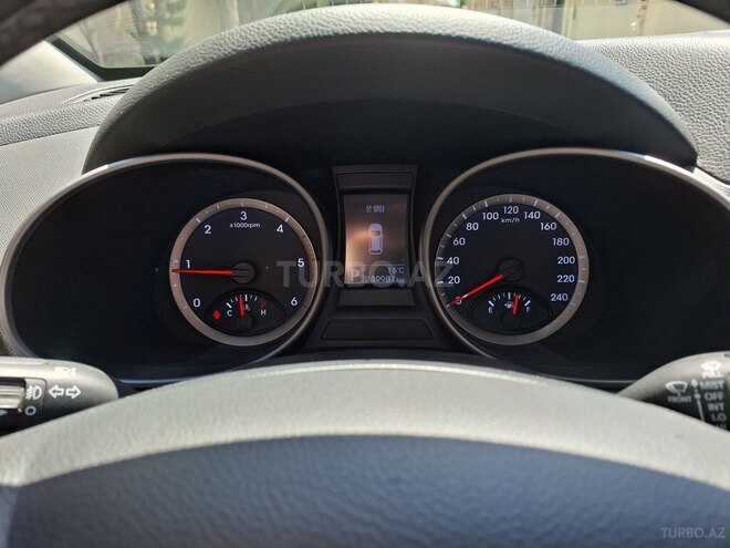 Hyundai Santa Fe-14