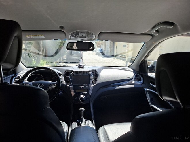 Hyundai Santa Fe-13
