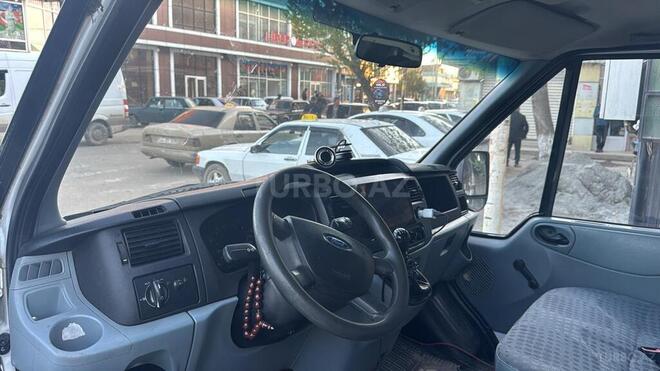 Ford Transit-3