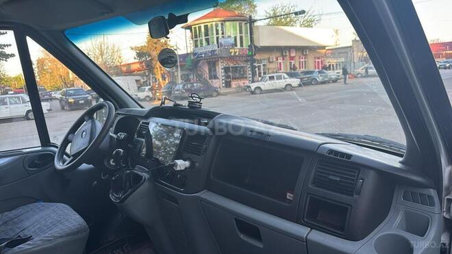 Ford Transit-2