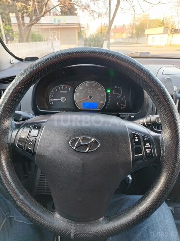 Hyundai Elantra 2007, 290,000 km - 2.0 l - Astara