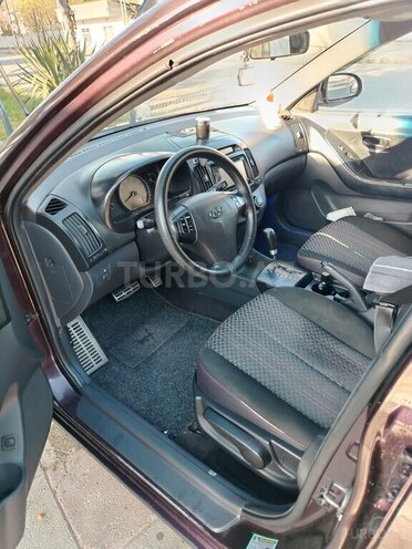 Hyundai Elantra 2007, 290,000 km - 2.0 l - Astara