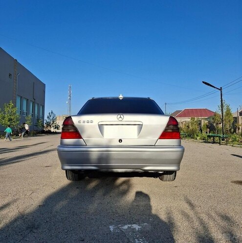 Mercedes C 200 2000, 234,670 km - 2.0 l - Bakı