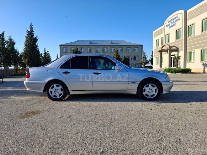 Mercedes C 200 2000, 234,670 km - 2.0 l - Bakı