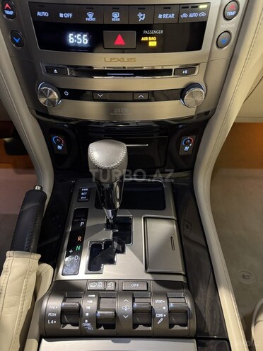 Lexus LX 570-19