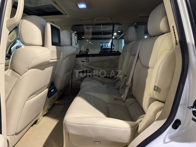 Lexus LX 570-13