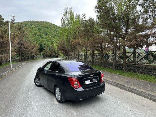 Chevrolet Aveo-5