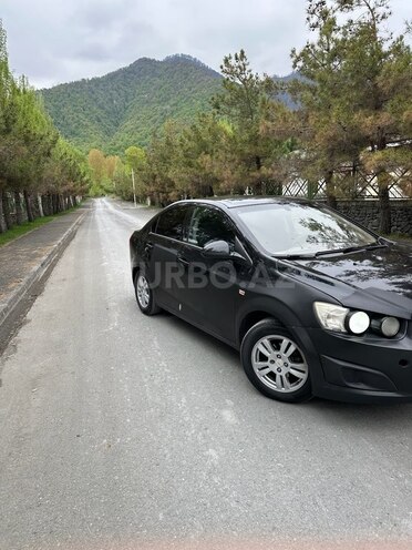 Chevrolet Aveo-13