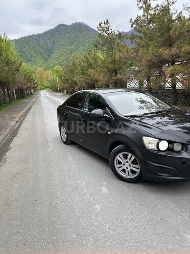 Chevrolet Aveo-12