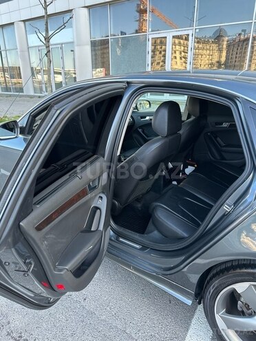 Audi A4-9