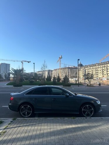Audi A4-4