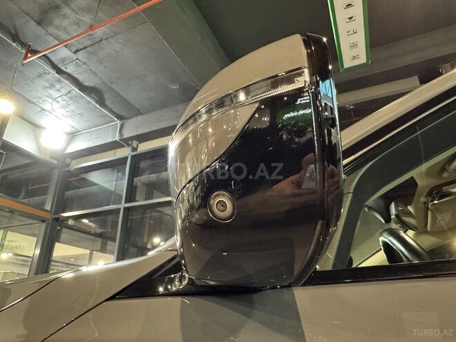 BMW 740-19