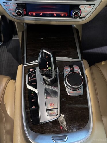 BMW 740-15