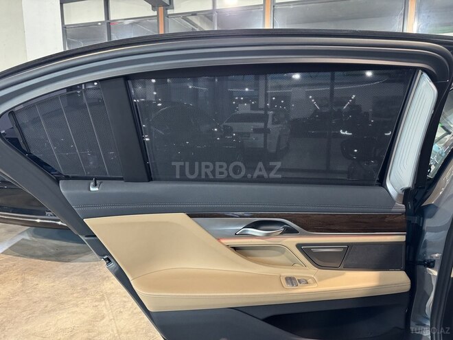 BMW 740-17