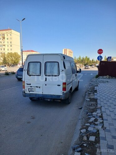 Ford Transit-3