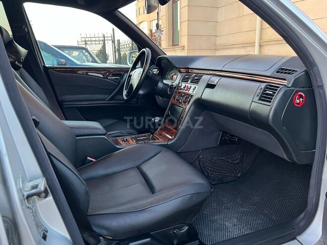Mercedes E 270 2000, 650,000 km - 2.7 l - Xudat
