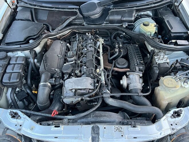 Mercedes E 270 2000, 650,000 km - 2.7 l - Xudat