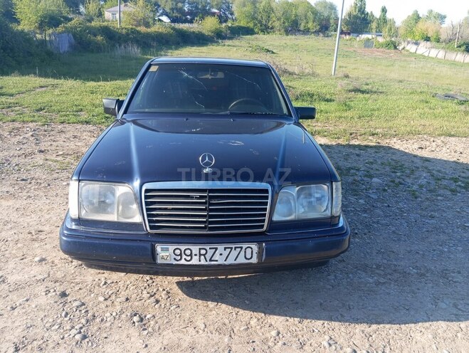 Mercedes E 200 1994, 574,599 km - 2.0 l - Füzuli
